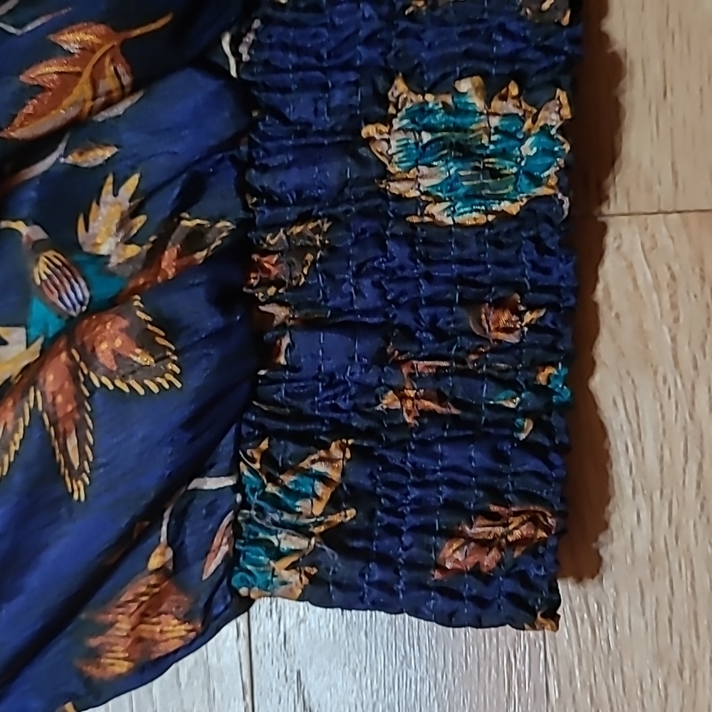 ¹SHAPELY BLOUSE - Picture 5 of 6